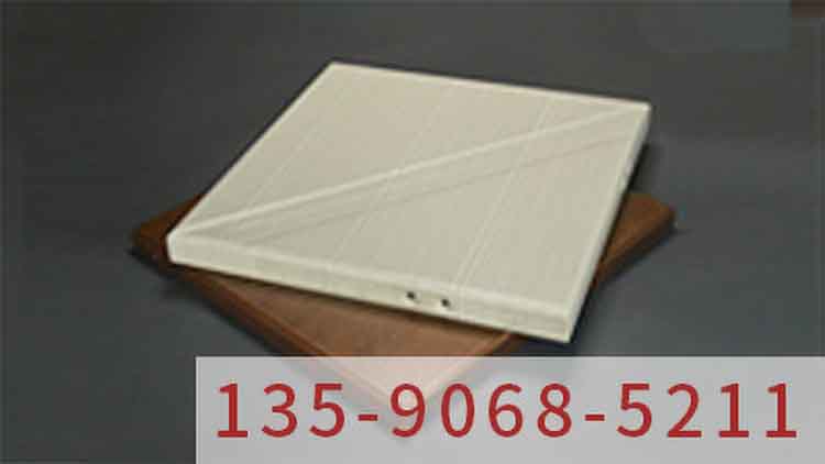 氟碳鋁單板廠家之木紋鋁單板為您的建筑注入自然與優(yōu)雅的質感